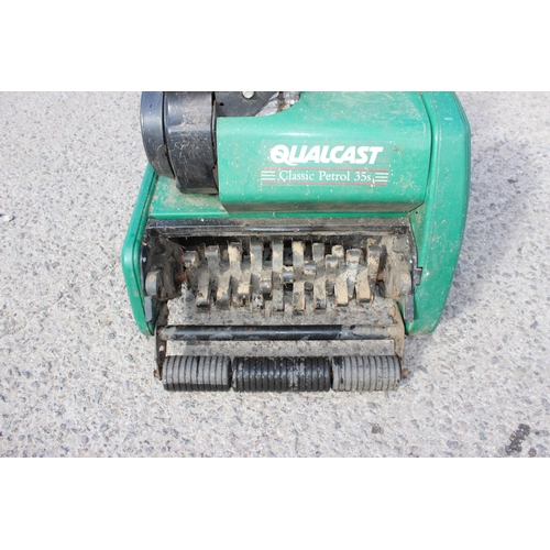 320 - Qualcast Classic 353 lawn scarifier