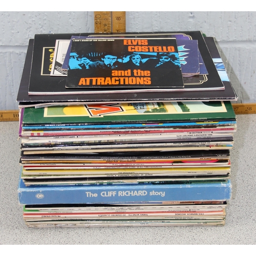 600 - Qty of vinyl records to incl. Cliff Richard, Johnny Cash etc