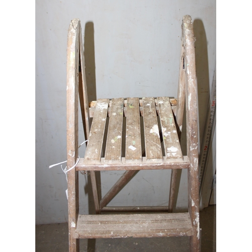 810 - Vintage wooden step ladder