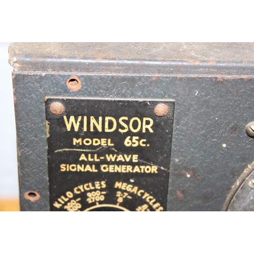 616 - Windsor 65C All wave signal generator