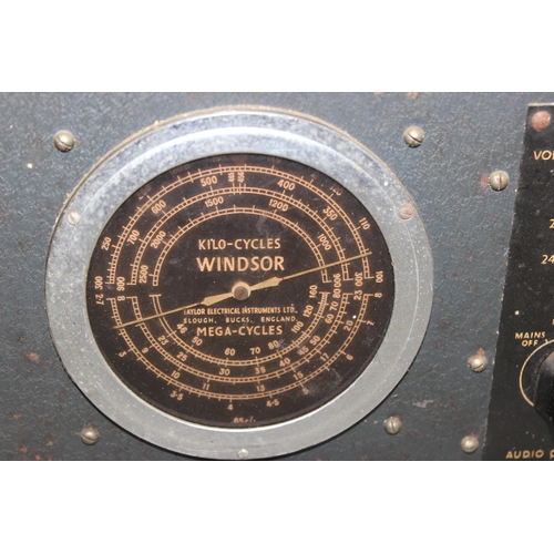 616 - Windsor 65C All wave signal generator