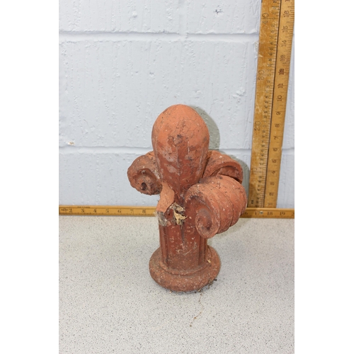 341 - Wooden garden trug and a terracotta garden finial