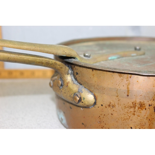 1860 - A large antique copper saucepan and lid