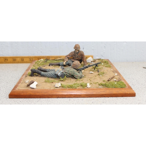 1028 - 2 military dioramas