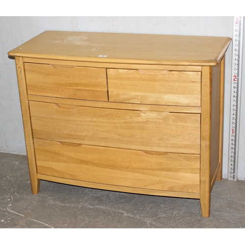 44 - Willis & Gambier modern light oak 2/2 chest of drawers, approx 107cm wide