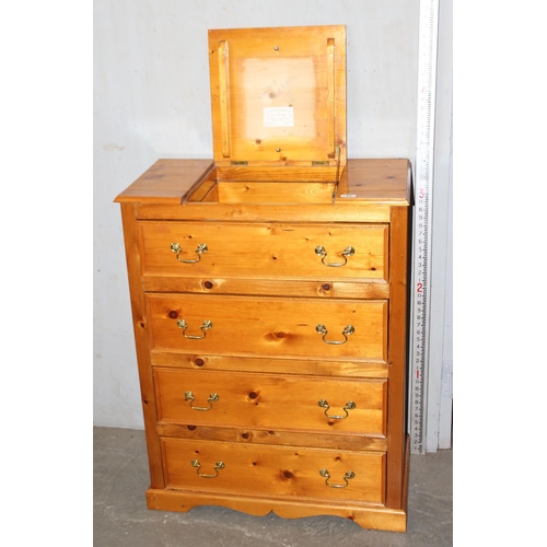 33 - A vintage pine 3 drawer chest of drawers with unusual lift top, by David Appleby of Plymouth, approx... 