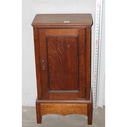 48 - A small vintage oak pot cupboard