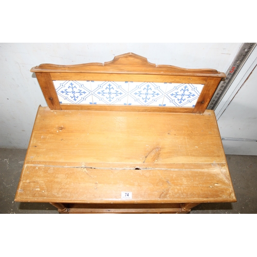 74 - A Victorian pine wash stand with tile back, approx 83cm wide