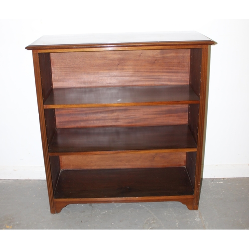 147 - Mahogany 3 tier adjustable bookcase.