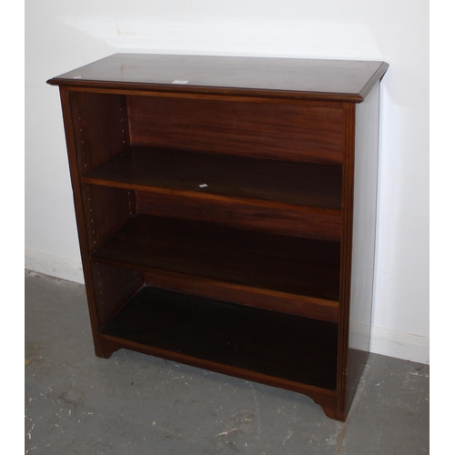 147 - Mahogany 3 tier adjustable bookcase.