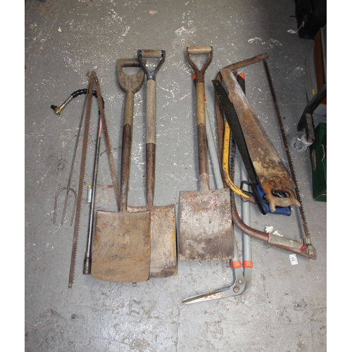 885 - 3 garden spades and quantity of hand tools