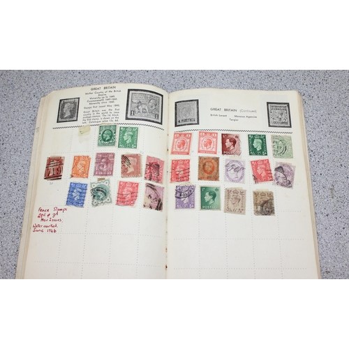 531 - 11 vintage stamp albums with contents and number of related reference books