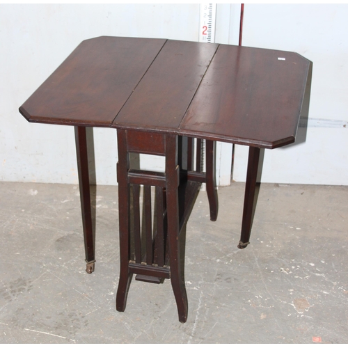 107 - Vintage oak gate leg table and a small mahogany Sutherland table (2)