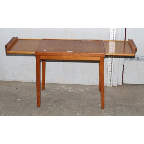 113 - Retro oak extending tray table by Staples & Co.