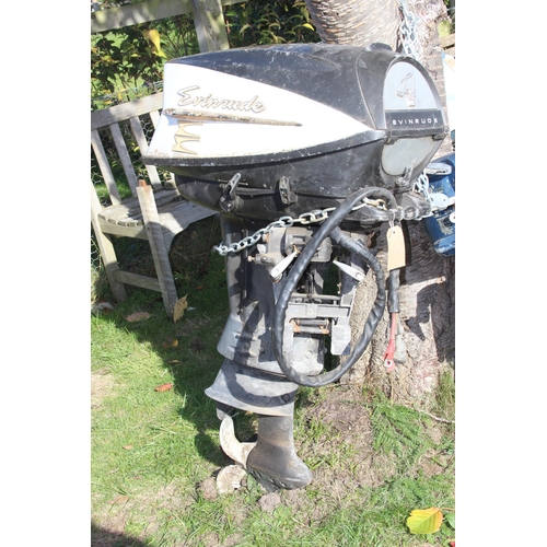 731 - Evinrude Lark III outboard motor