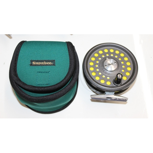 712 - 3 Orvis Madison fly fishing reels & 2 spare spools. Reels are in reel cases