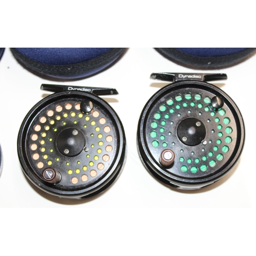 713 - 4 Ron Thompson Dynadisc fly fishing reels in reel cases and carry bag