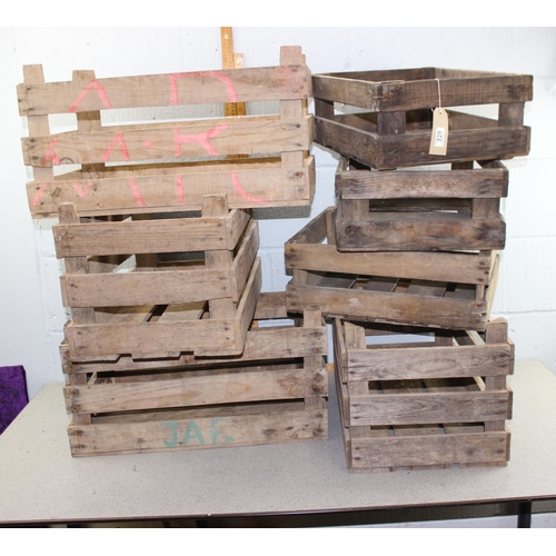 329 - 7 x assorted wooden apple crates