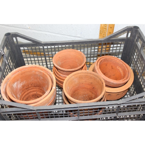 322 - Qty of vintage terracotta plant pots