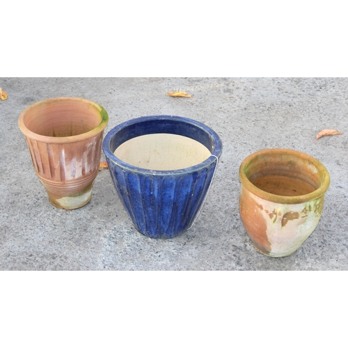 321 - 3 assorted garden pots, 2 terracotta and one blue