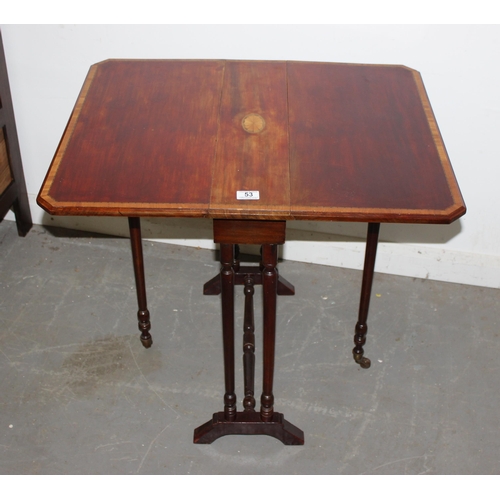 53 - A small Edwardian Sutherland table with Sheraton style inlay