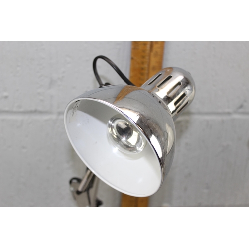 230 - 2 retro style desk lamps, white and chrome finish