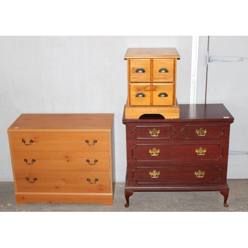 31 - 2 x 3 drawer chests of draws and a small pine bedside cabinet with cup handles (3)