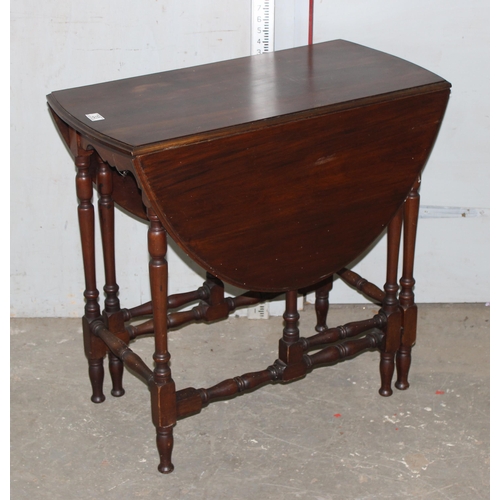 33 - Vintage drop leaf table with turned legs