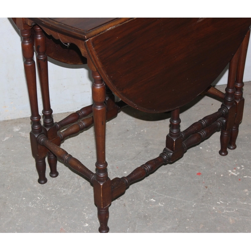 33 - Vintage drop leaf table with turned legs