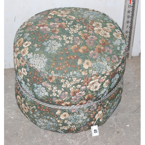 40 - Vintage floral fabric pouffe