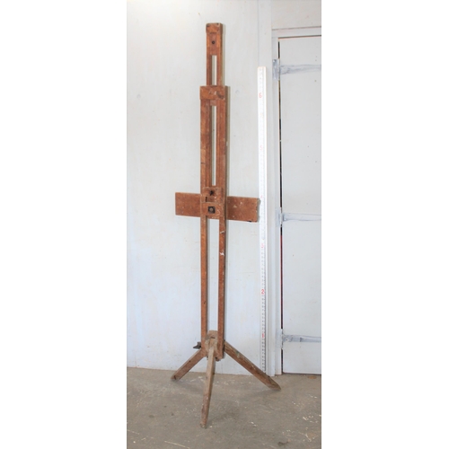 5 - A large vintage wooden floor standing artists' easel by Windsor & Newton, likely early-mid 20th cent... 