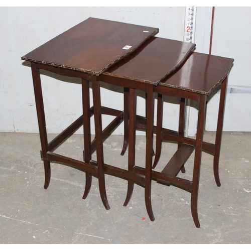 57 - Nest of 3 vintage stacking side tables