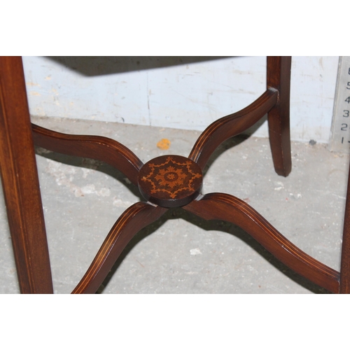 62 - Edwardian mahogany octagonal table with Sheraton inlay