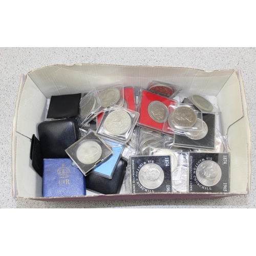 1205 - Large qty of commemorative crown coins to inc 4 £5 coins, some boxed, approx 3.4kg gross