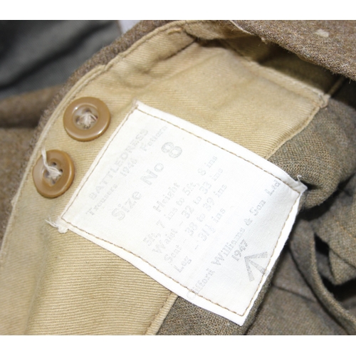 1402 - 1949 pattern 1949 dated Oxford & Bucks battledress with original insignia to a Lieutenant and RAF Wi... 