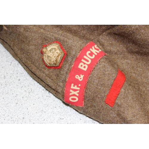 1404 - 1940 pattern 1944 letter stamp Oxford & Bucks Major's battledress with painted insignia