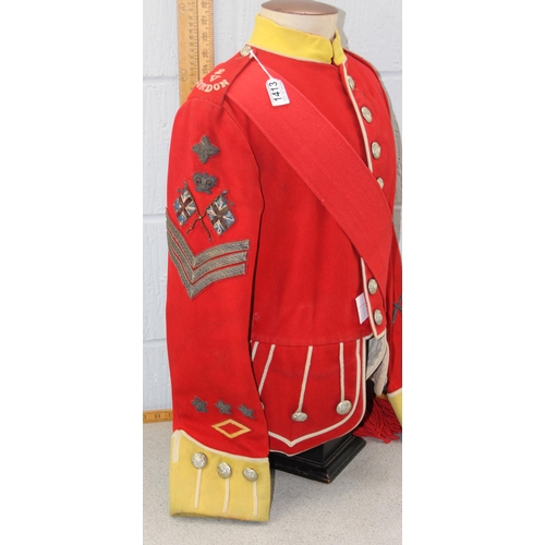 1413 - Victorian volunteer battalion Gordon Highlanders colour Sergeant tunic with original badges, mannequ... 