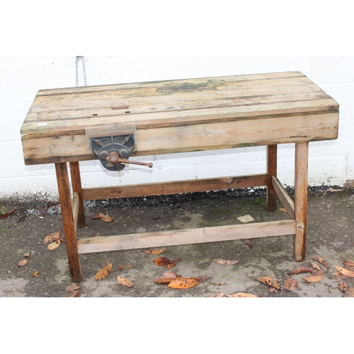 89 - Large vintage pine workbench with Record no. 52 vice