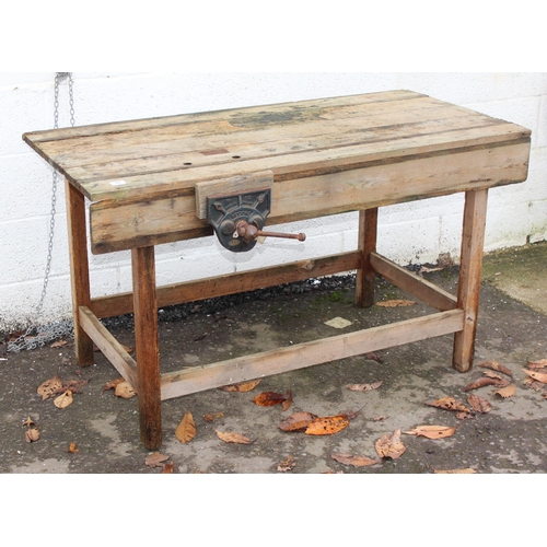 89 - Large vintage pine workbench with Record no. 52 vice