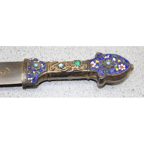 1435 - An ornate Kinjal dagger, the handle and scabbard made from silver gilt (XRF tested approximately 92.... 