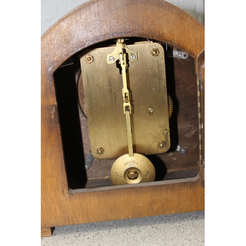 1742 - A vintage oak cased clock and a Remy Martin wooden writing slope (2)