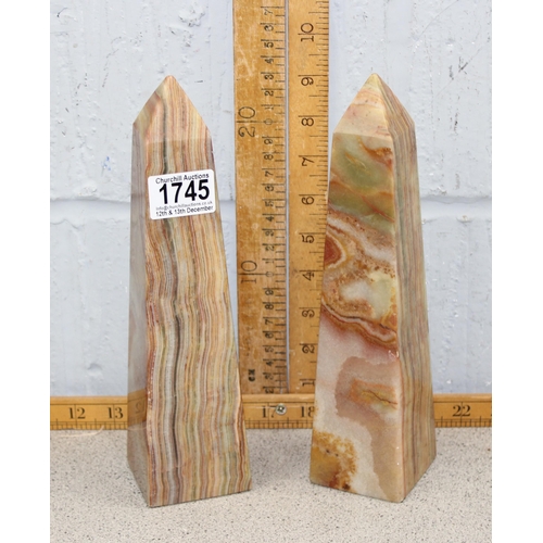 1745 - Pair of 20th century polished specimen onyx table/mantel obelisks, approx 26cm tall