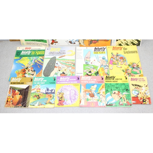 565 - Qty of vintage Asterix books