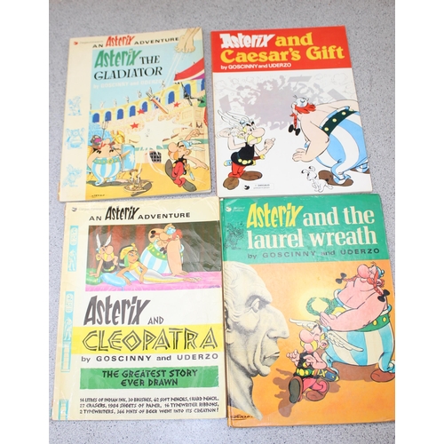 565 - Qty of vintage Asterix books