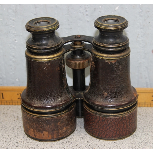 1445 - A pair of Boer War/ WW1 period binoculars in leather case, likely officer's private purchase, by Neg... 