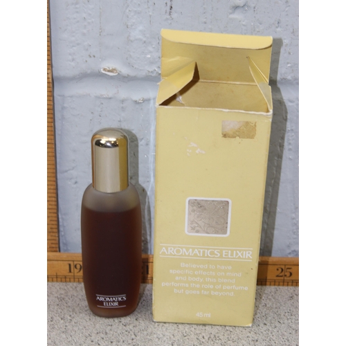 1622 - Qty of assorted perfumes and beauty related items to inc Nina Ricci, Estee Lauder etc