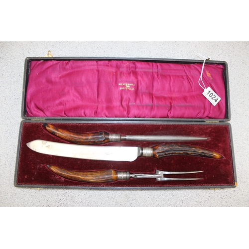 1024 - Boxed vintage Walker & Hall antler handled carving set