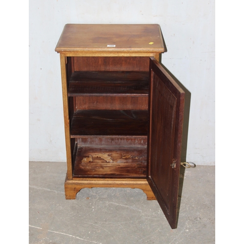 106 - Edwardian mahogany pot cupboard with Sheraton inlay