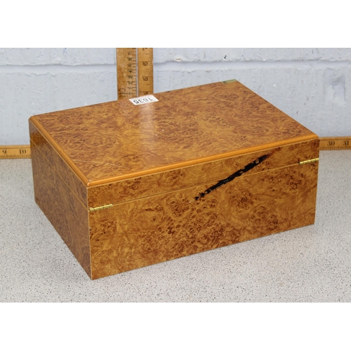 1635 - A Garantia Karatti burrwood cigar humidor