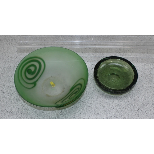 1768 - Retro glassware to include 2 examples with controlled bubble design and a hand blown green bowl with... 